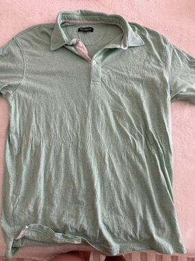 Men's Short Sleeve Crewneck Tee in Olive Green